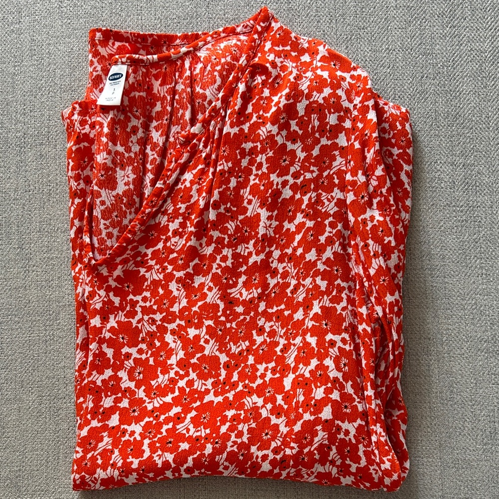 Old Navy Vibrant Red Floral Top - Picture 6 of 6